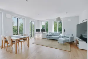 Lichtdurchflutet und energieeffizient: 2-Zimmer Wohnung im Roten Feld