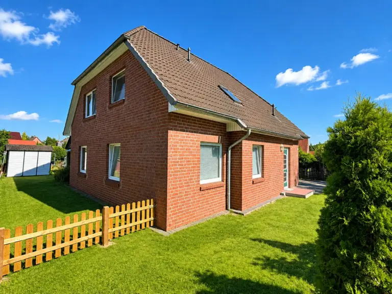 Modernes und gut vermietetes Zweifamilienhaus