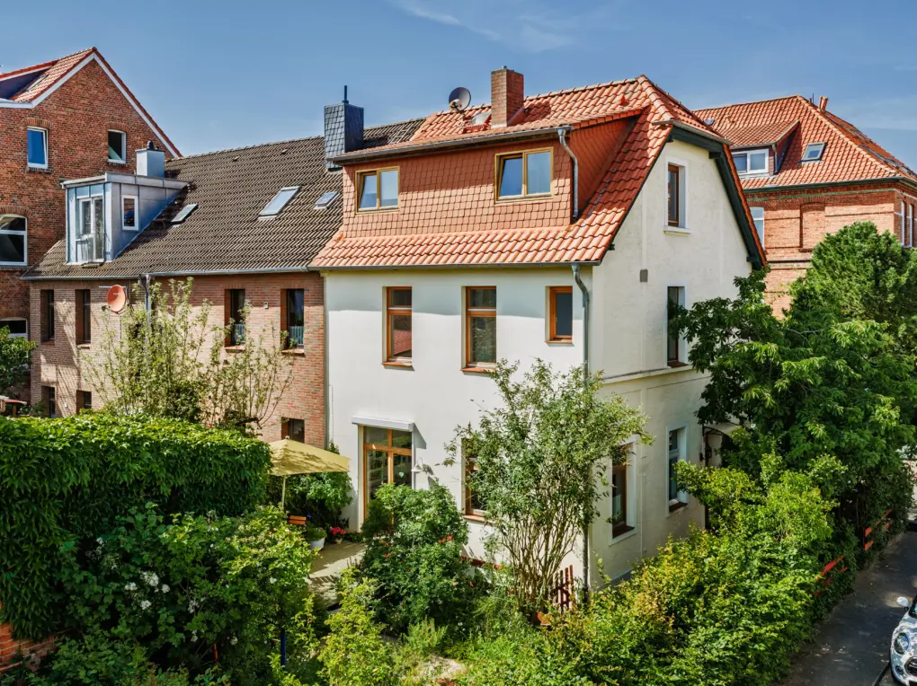 Schickes Stadthaus mit Garten, Kamin und Dachstudio