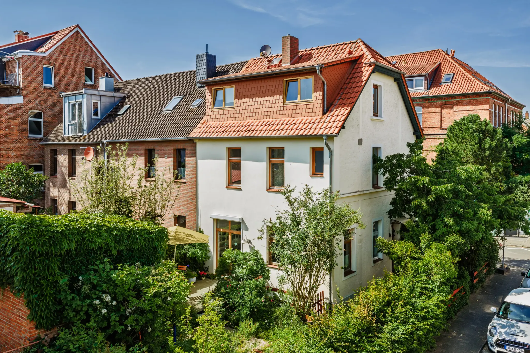 Schickes Stadthaus mit Garten, Kamin und Dachstudio
