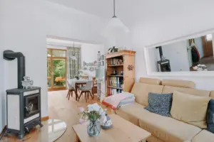 Schickes Stadthaus mit Garten, Kamin und Dachstudio