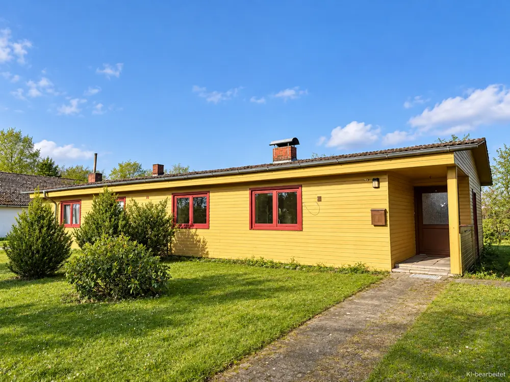Unvermietetes Zweifamilienhaus auf großem Grundstück!