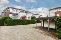 Ansicht mit Stellplätzen